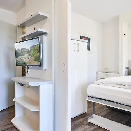 368, Seepark Apartment *